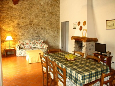 Holiday house Idyllic Tuscan Hideaway with Pool and spa - Features photo 24