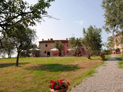 Holiday house Gemütliches Ferienhaus in Capraia e Limite mit Swimminpool - Outdoor photo 5