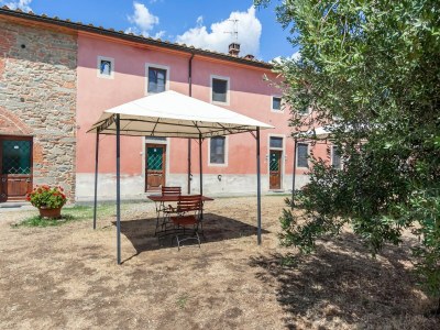 Holiday house Gemütliches Ferienhaus in Capraia e Limite mit Swimminpool - Outdoor photo 7