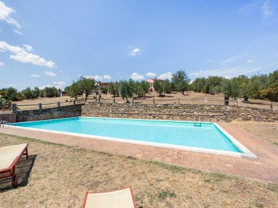 Holiday house Gemütliches Ferienhaus in Capraia e Limite mit Swimminpool - Outdoor photo 10