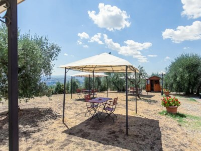 Holiday house Gemütliches Ferienhaus in Capraia e Limite mit Swimminpool - Outdoor photo 13