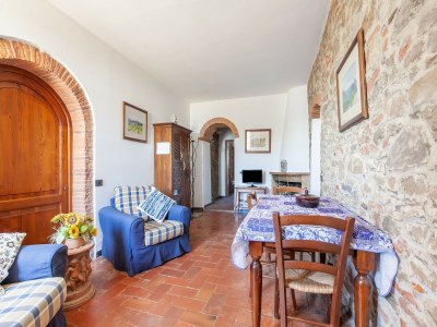 Holiday house Gemütliches Ferienhaus in Capraia e Limite mit Swimminpool - Features photo 27