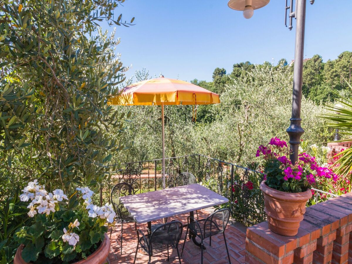 Farmhouse Farmhouse in Montecatini with Sauna & Pool