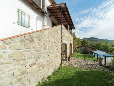 Chalet Rustic Chalet with Pool - Outdoor photo 2