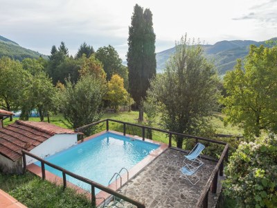 Chalet Rustic Chalet with Pool - Outdoor photo 15