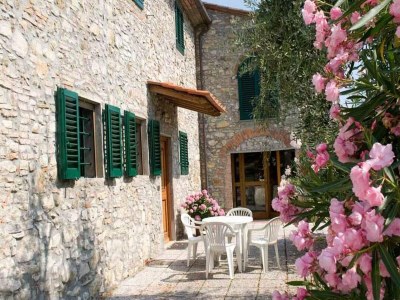 Farmhouse Toskanisches Paradies; Vinci und Pistoia - Outdoor photo 6