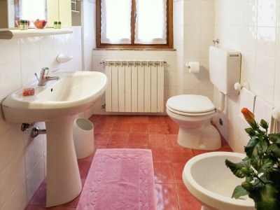 Chalet Farmhouse in Poppi with Pool & Forest Nearby - Features photo 16