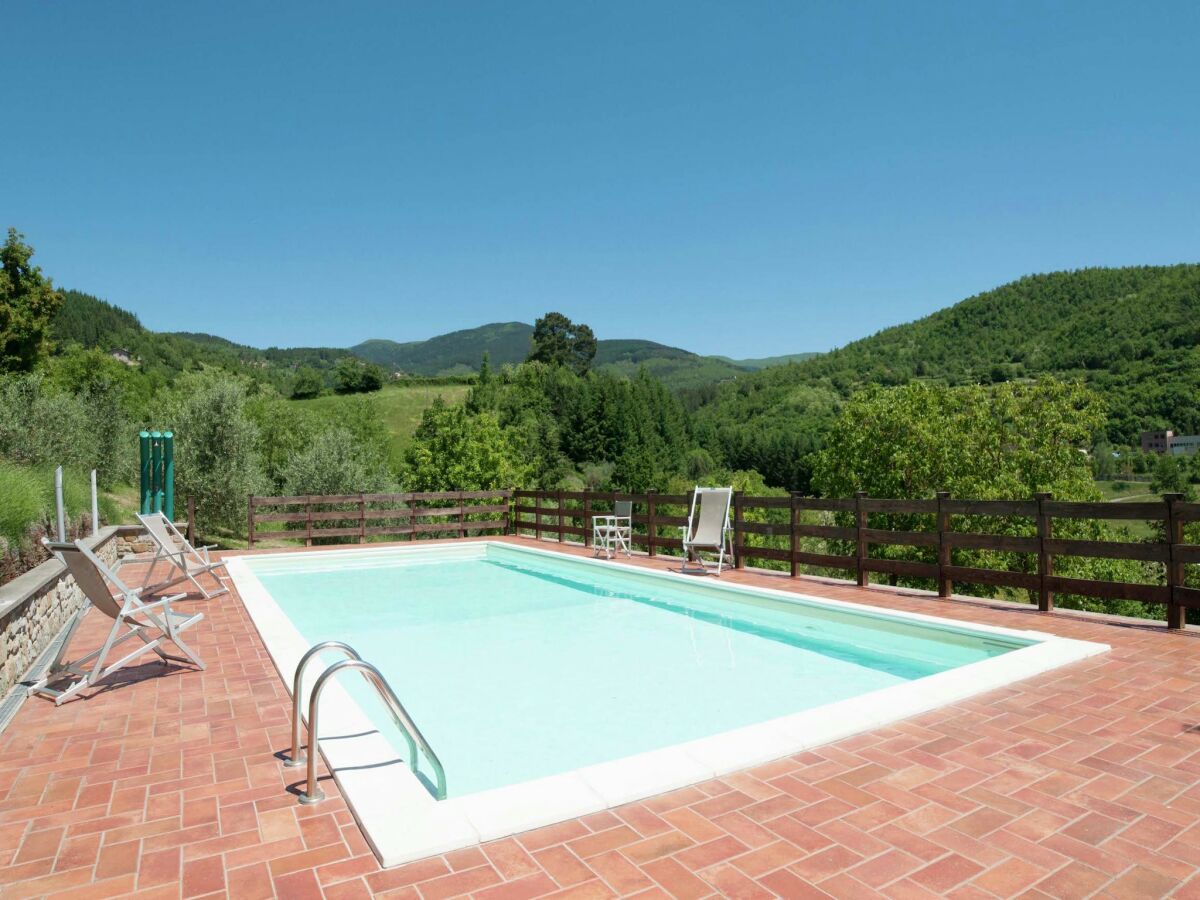 Villa Villa in Casentino mit Pool und Schlossblick - Outdoor photo 4