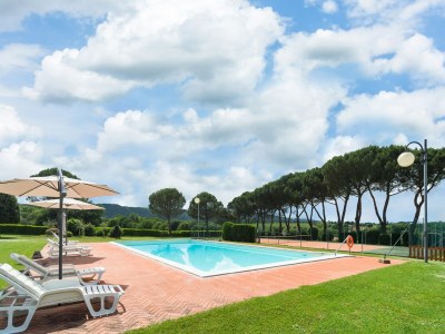 Farmhouse Farmhouse with Pool View - Outdoor photo 9