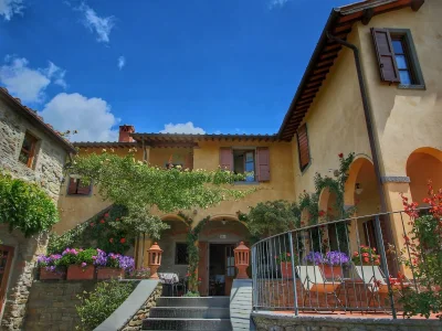 Farmhouse Rustic Farmhouse in Forest - Outdoor photo 13