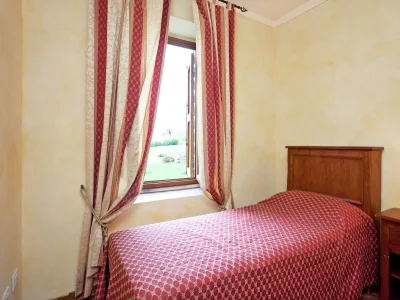 Farmhouse Rustic Farmhouse in Forest - Features photo 14