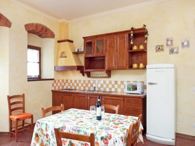 Farmhouse Rustic Farmhouse in Forest - Features photo 22