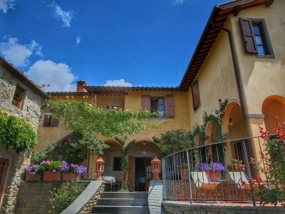 Farmhouse Majestic Farmhouse with Pool - Outdoor photo 5