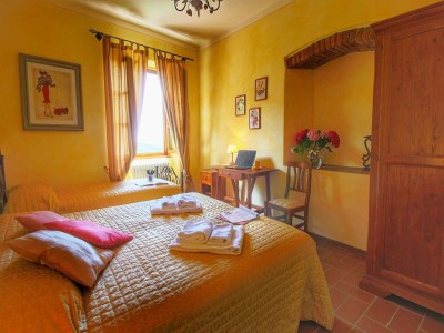 Farmhouse Majestic Farmhouse with Pool - Features photo 26