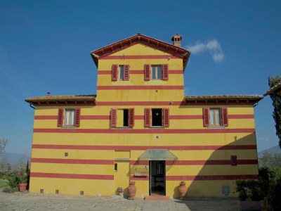 Cottage Tuscan Mansion getaway - Outdoor photo 7