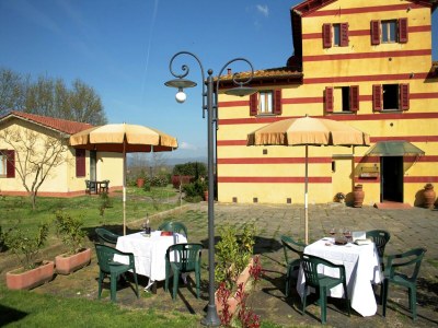 Cottage Tuscan Mansion getaway - Outdoor photo 15