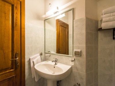 Cottage Tuscan Mansion getaway - Features photo 27