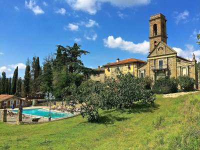 Holiday house Elegante Villa mit Tal in Monte San Savino - Holiday house