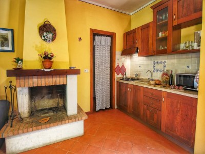 Cottage Attractive mansion with pool - Features photo 18