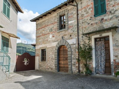 Apartment Relaxing Tuscan Home with WiFi - Outdoor photo 2