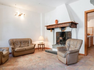 Apartment Relaxing Tuscan Home with WiFi - Features photo 23