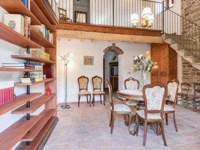 Apartment Relaxing Tuscan Home with WiFi - Features photo 27