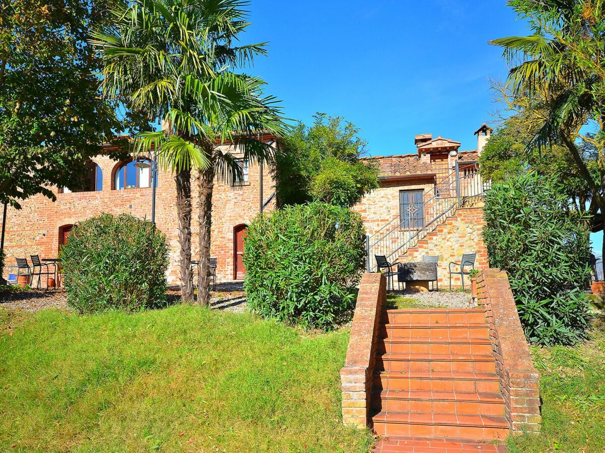 Farmhouse Agriturismo in Tuscany with Pool and Wine Tasting