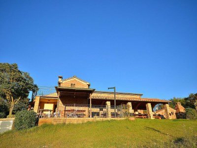 Farmhouse Agriturismo in Tuscany with Pool and Wine Tasting - Outdoor photo 9