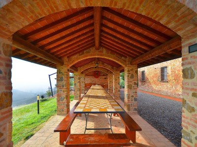 Farmhouse Agriturismo in Tuscany with Pool and Wine Tasting - Outdoor photo 13