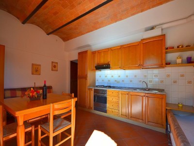 Farmhouse Agriturismo in Tuscany with Pool and Wine Tasting - Features photo 15