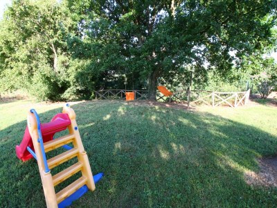 Farmhouse Romantic Farmhouse with Pool - Outdoor photo 5