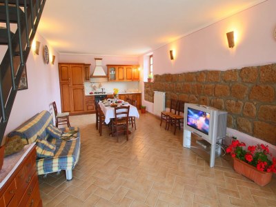 Farmhouse Romantic Farmhouse with Pool - Features photo 22