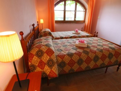 Farmhouse Romantic Farmhouse with Pool - Features photo 25