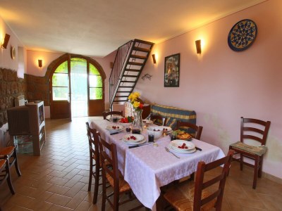 Farmhouse Romantic Farmhouse with Pool - Features photo 28