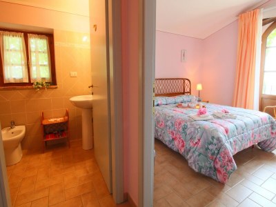 Farmhouse Romantic Farmhouse with Pool - Features photo 34