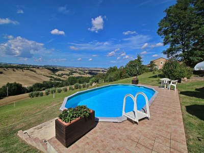 Apartment Apartment in Piticchio with Pool and BBQ - Outdoor photo 7