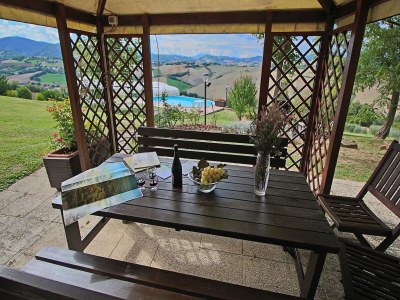 Apartment Apartment in Piticchio with Pool and BBQ - Outdoor photo 39