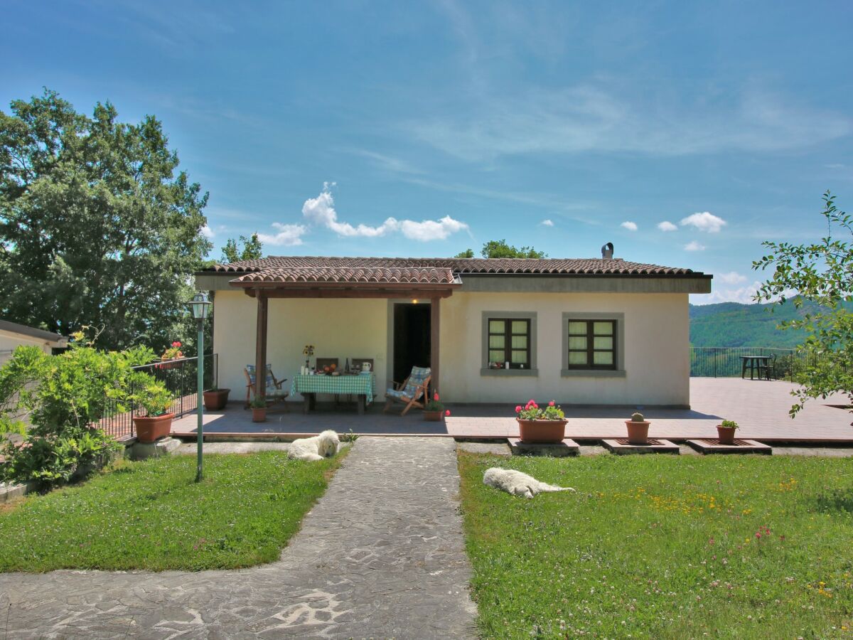 Farmhouse Farmhouse in Apecchio with Mountain Views - Outdoor photo 4