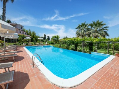 Holiday house Wohnung in Residenz mit Schwimmbad - Outdoor photo 7