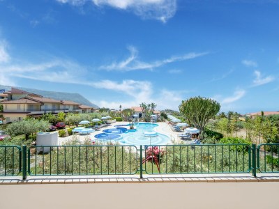 Holiday house Wohnung in Residenz mit Schwimmbad - Outdoor photo 12