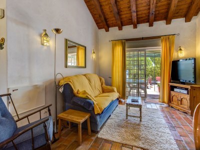 Holiday house Gorgeous Holiday Home with Swimming Pool - Features photo 24