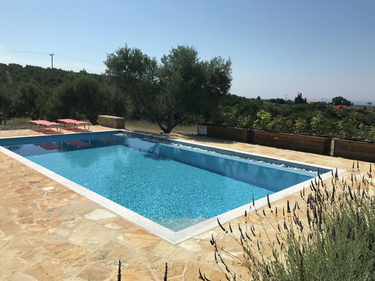 Villa Ferienhaus in Kamaria mit Pool