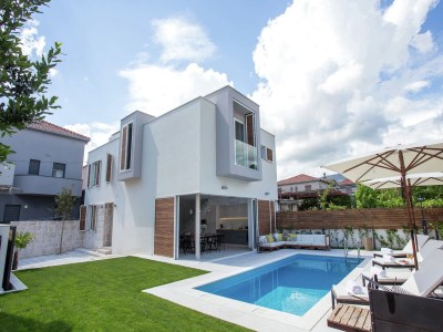 Villa Luxurious Villa with Private Pool and Garden - Outdoor photo 10