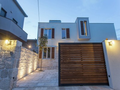 Villa Luxurious Villa with Private Pool and Garden - Features photo 29