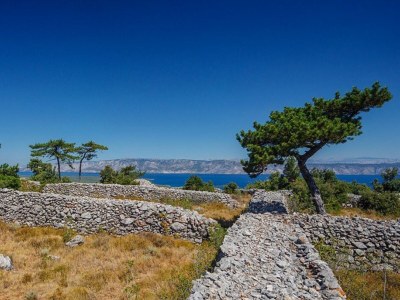 Holiday apartment Seaside Zavala - Environment photo 37