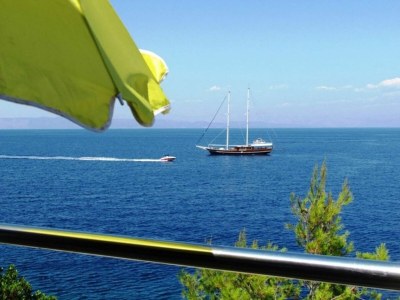 Holiday house Jakov direct on the Sea in Jelsa - Holiday house