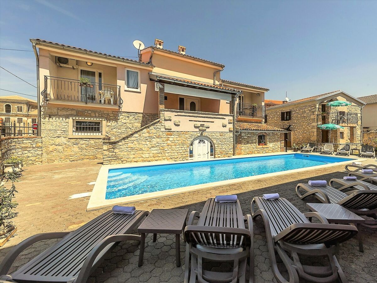 Apartment Valtrazza Noemi No.1