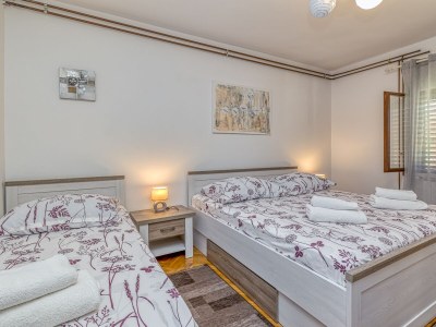 Holiday apartment Emanuela with pool - Features photo 16