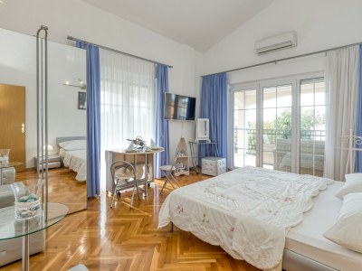 Apartment Covic Blue - Features photo 15