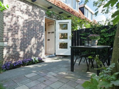 Holiday house Holiday home in Krabbendam - Outdoor photo 4